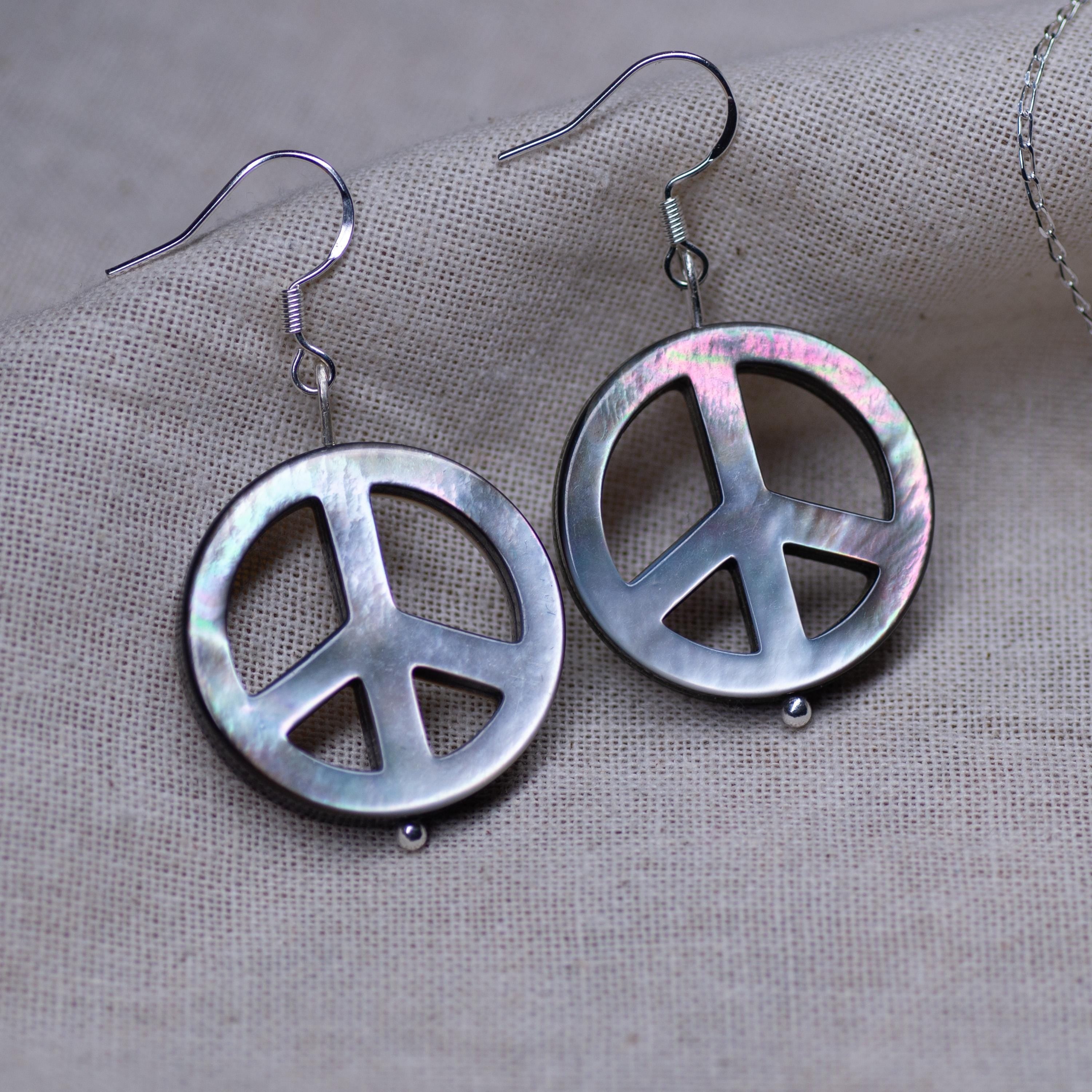 Black Mother of Pearl Necklace and Earring Peace Set