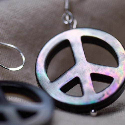 Black Mother of Pearl Necklace and Earring Peace Set