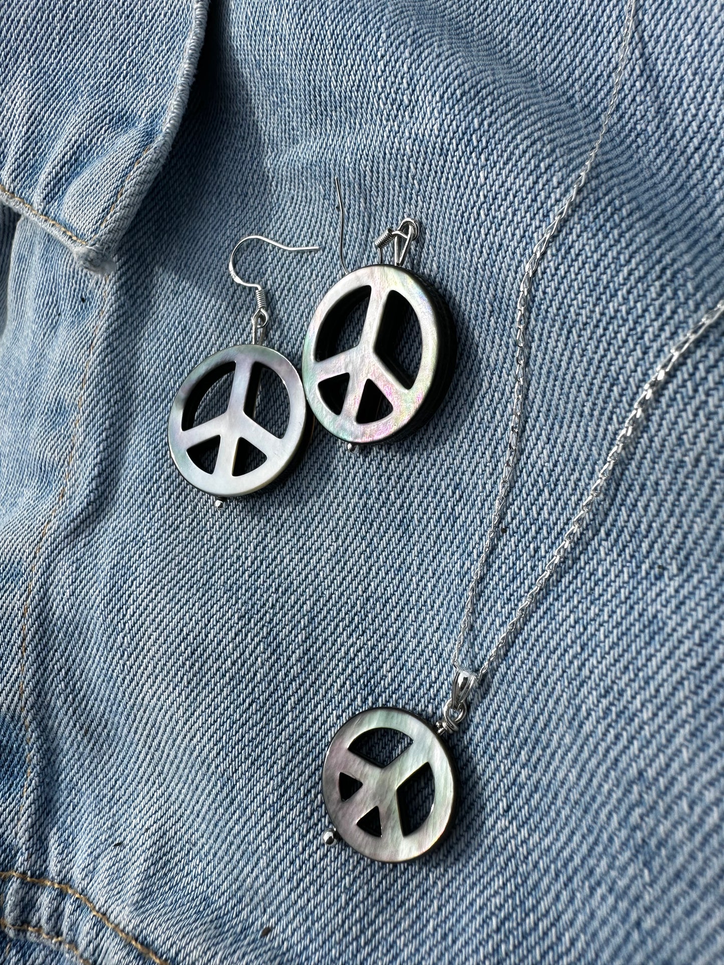 Black Mother of Pearl Necklace and Earring Peace Set
