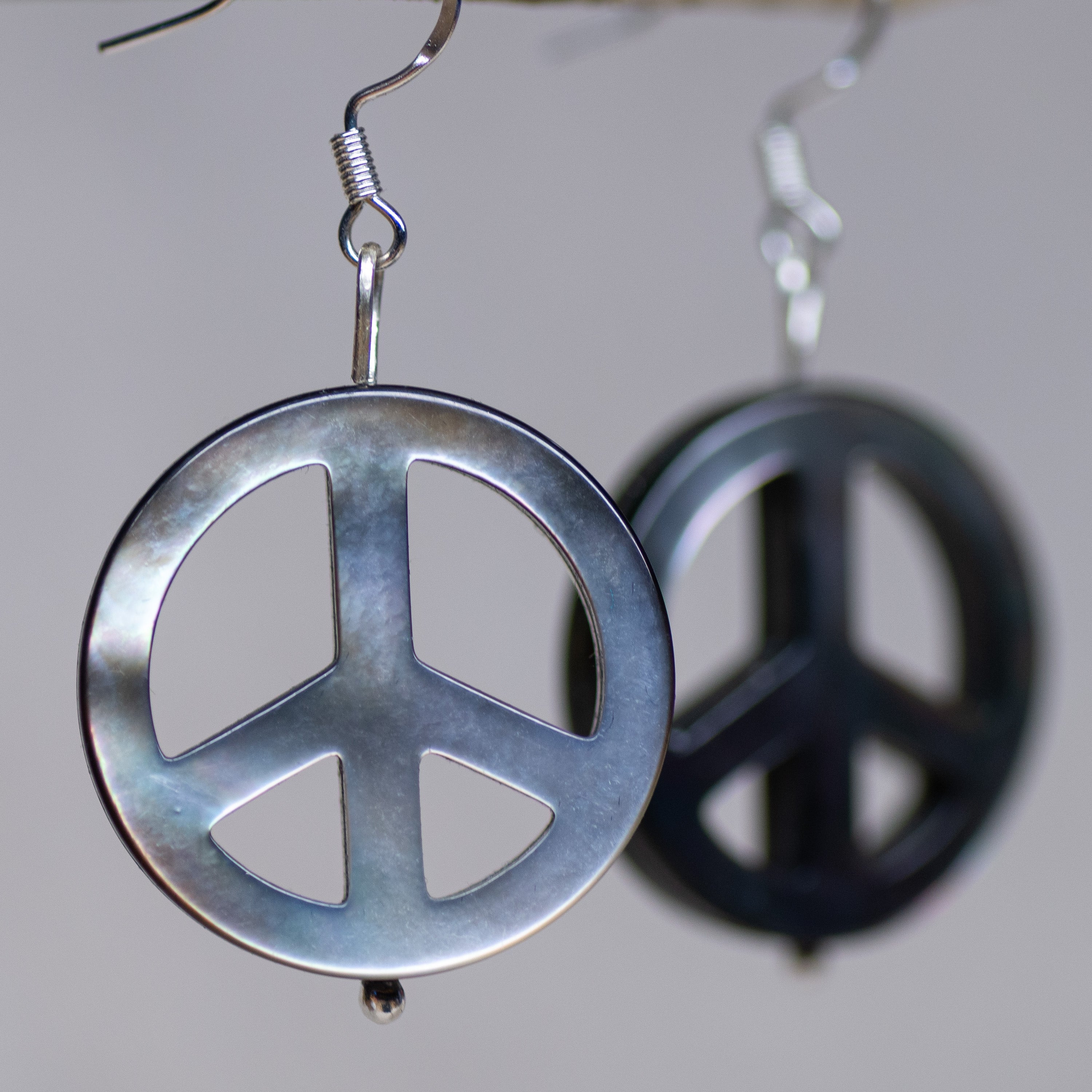 Black Mother of Pearl Necklace and Earring Peace Set