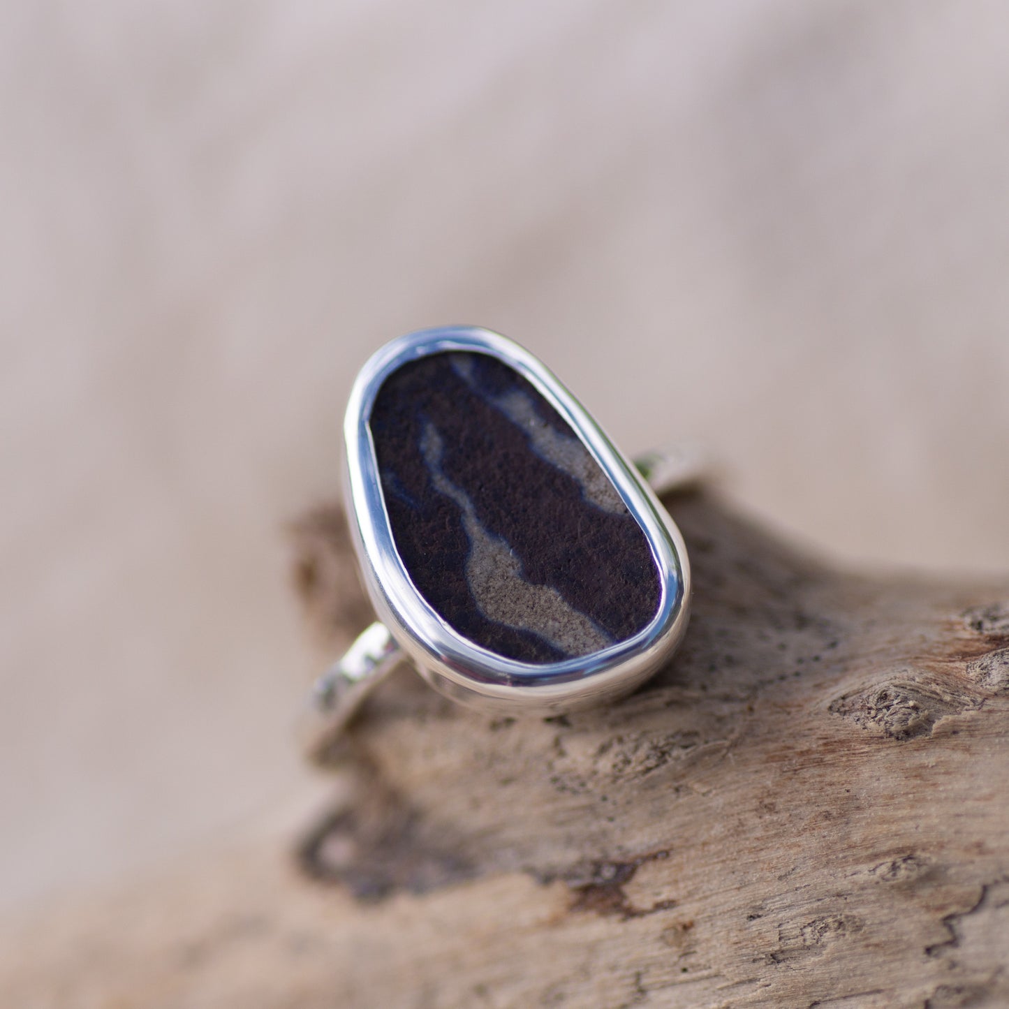 Blue Wiggle Pottery Sterling Silver Ring, Size R/9 (UK/US)