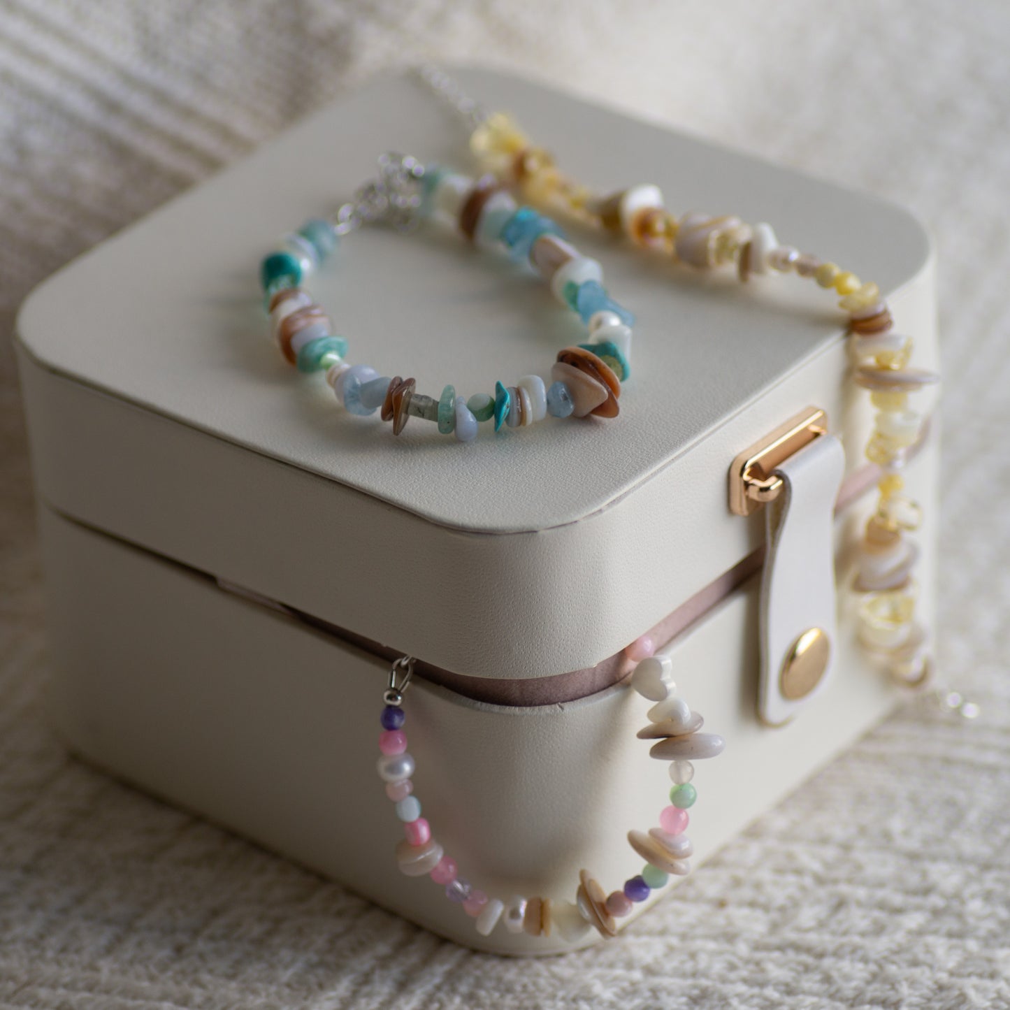 Mother of Pearl Heart Beaded Bracelet